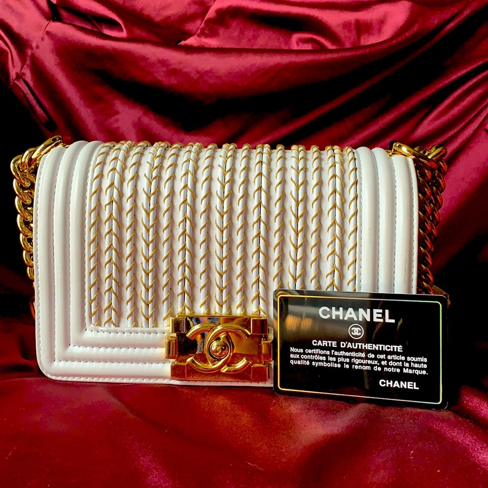 White Chanel Gold Chain Shoulder Bag